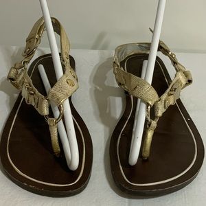 Jessica Simpson Gold Lame thong sandal with buckle.  Size 9B
